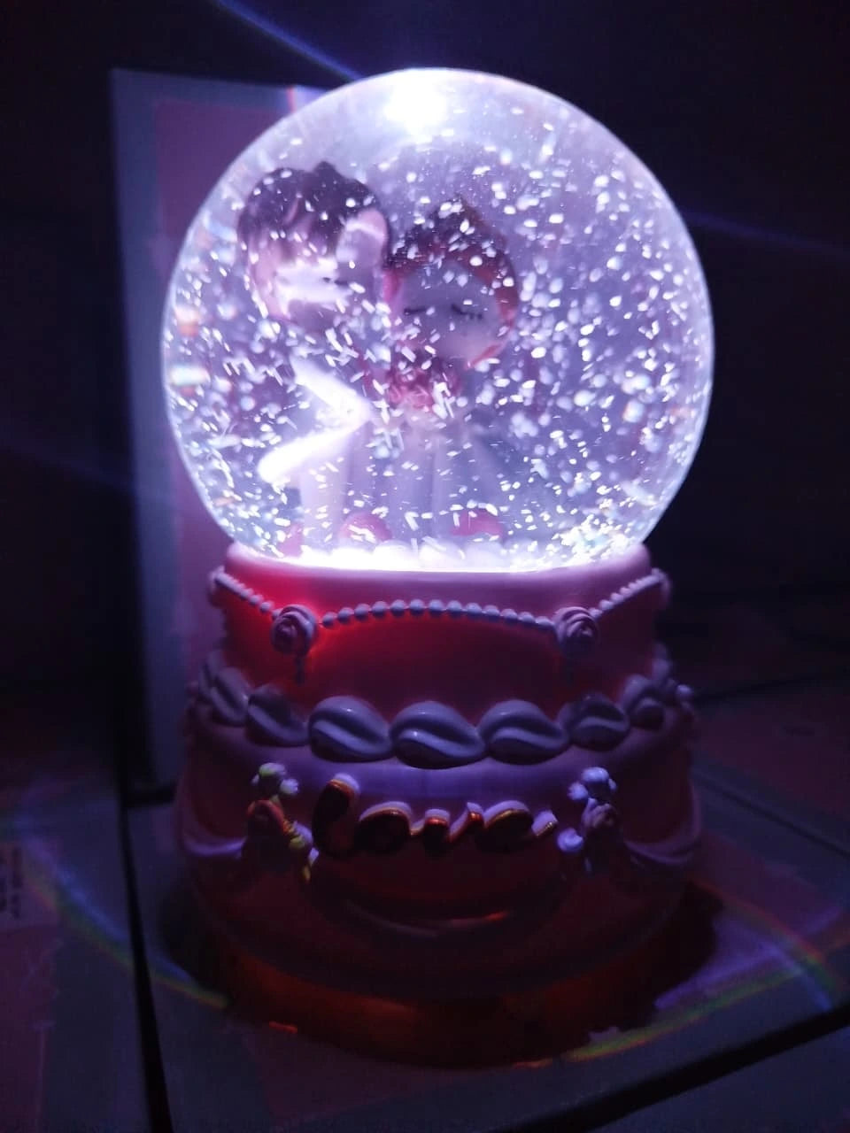 Wedding Love – Snow Globe