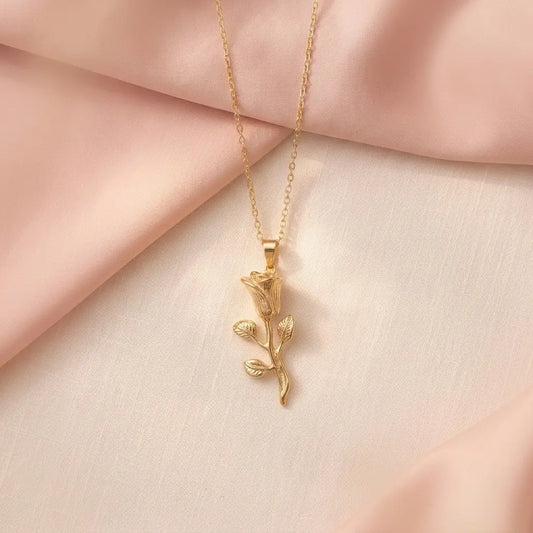 Golden Rose – Collier Rose Dorée